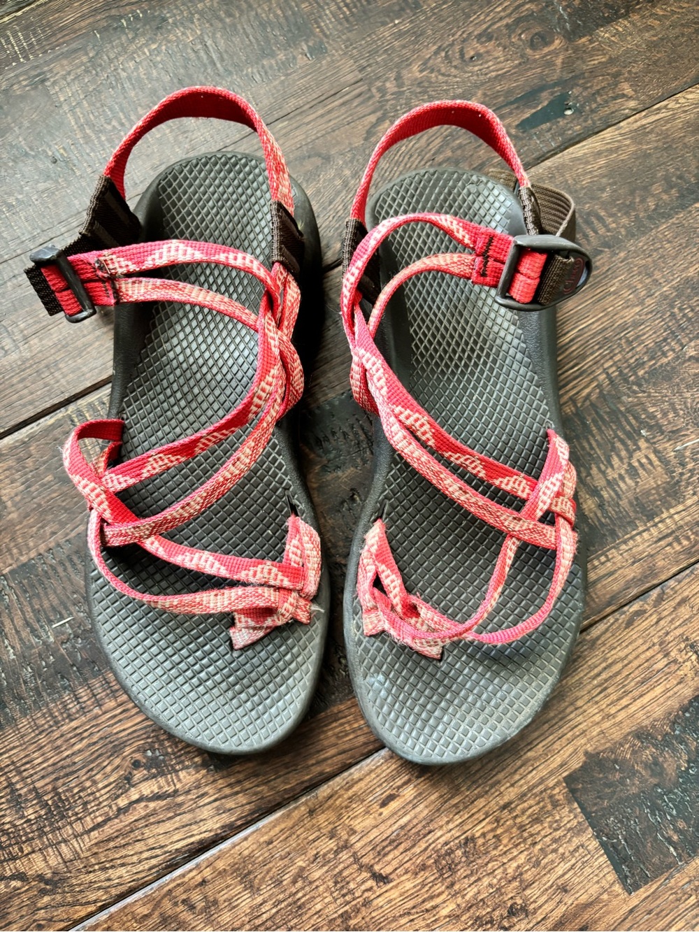 Women’s chaco sandals red size 8
